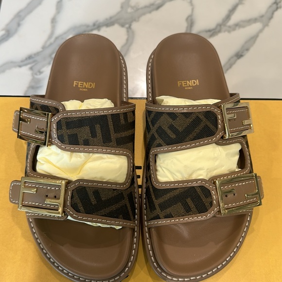 Fendi FF Logo Sandals - Picture 4 of 6